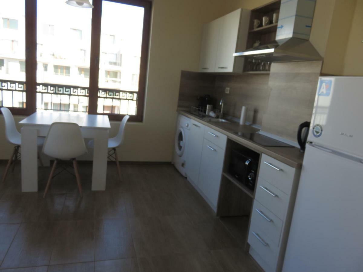 Nereya Palace Studio Mona Apartment Pomorie Exterior photo