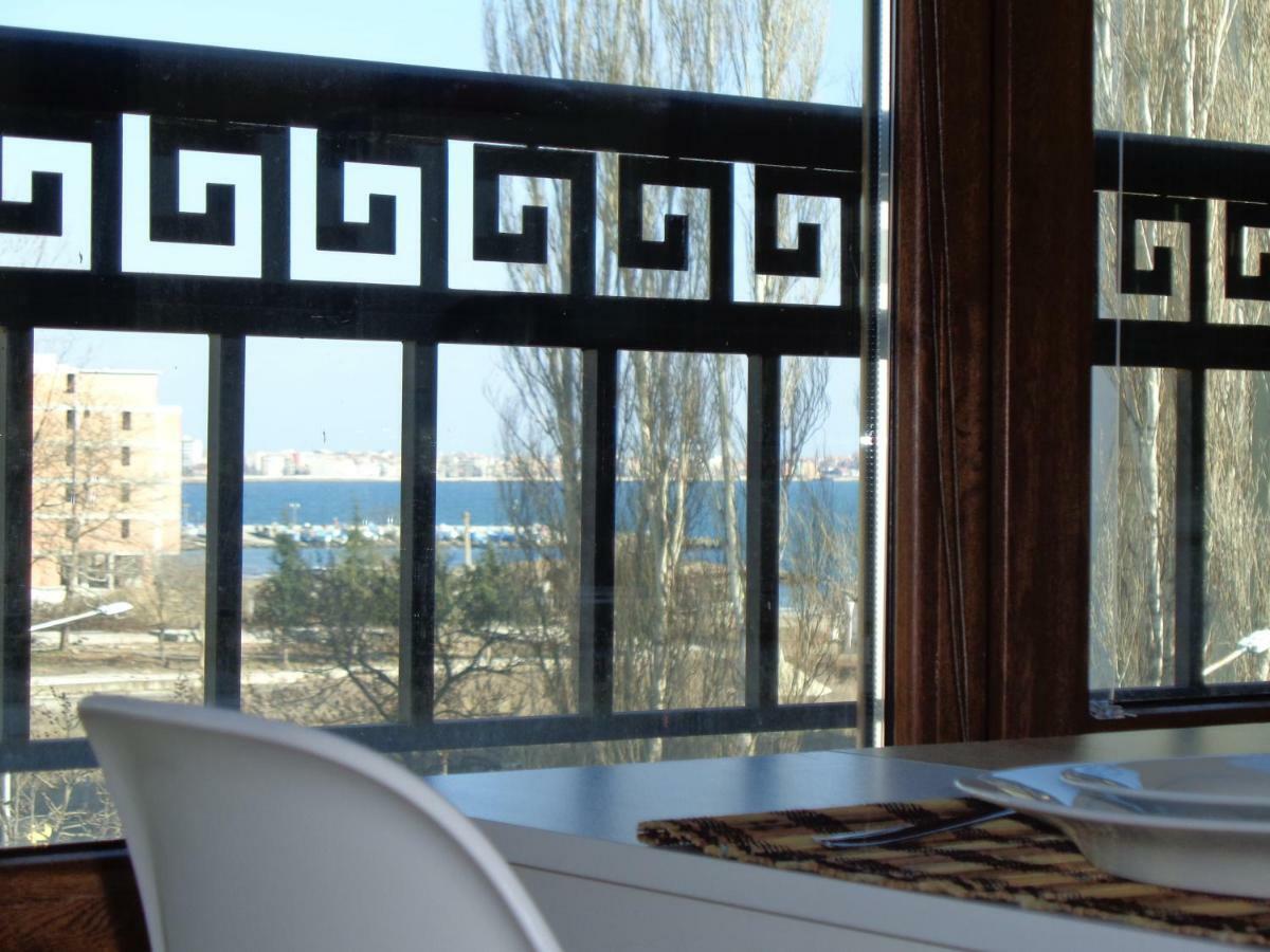 Nereya Palace Studio Mona Apartment Pomorie Exterior photo